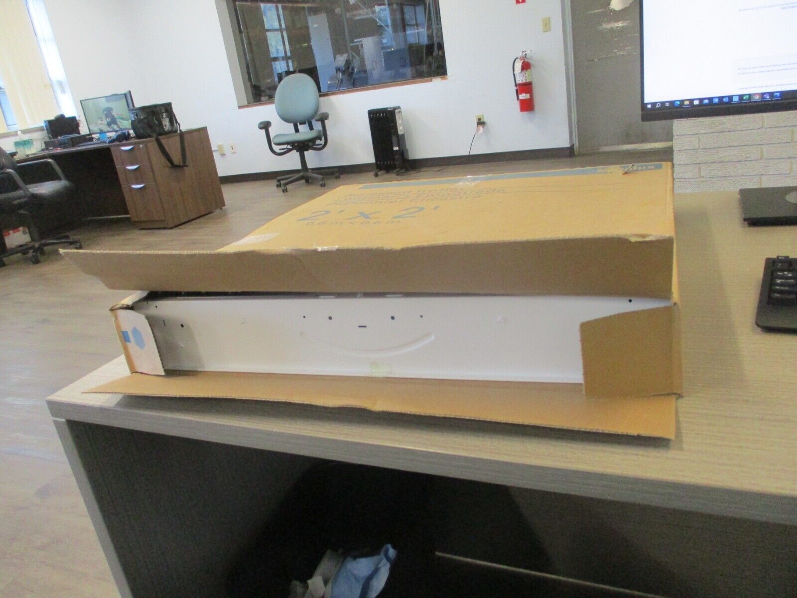 Eaton Metalux Recessed Troffer 22CZ2-20-UNV-L835-CD1-U 2'x2' *New Surplus*