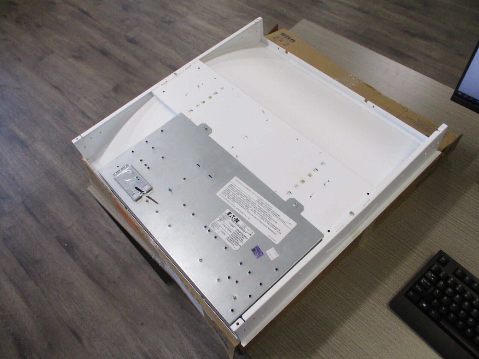 Eaton Metalux Recessed Troffer 22CZ2-20-UNV-L835-CD1-U 2'x2' *New Surplus*