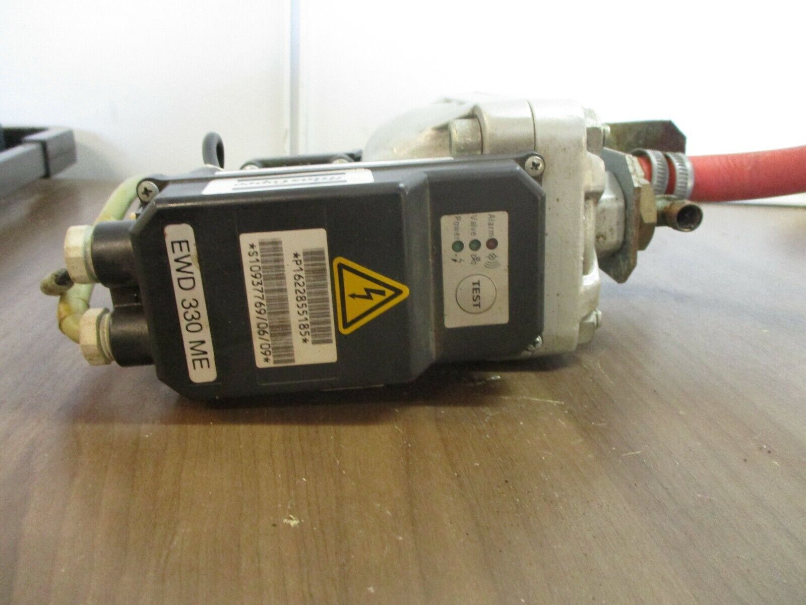 Atlas Copco Automatic Drain Valve 1622855185 115VAC 50-60Hz 2VA 12-215PSIG Used