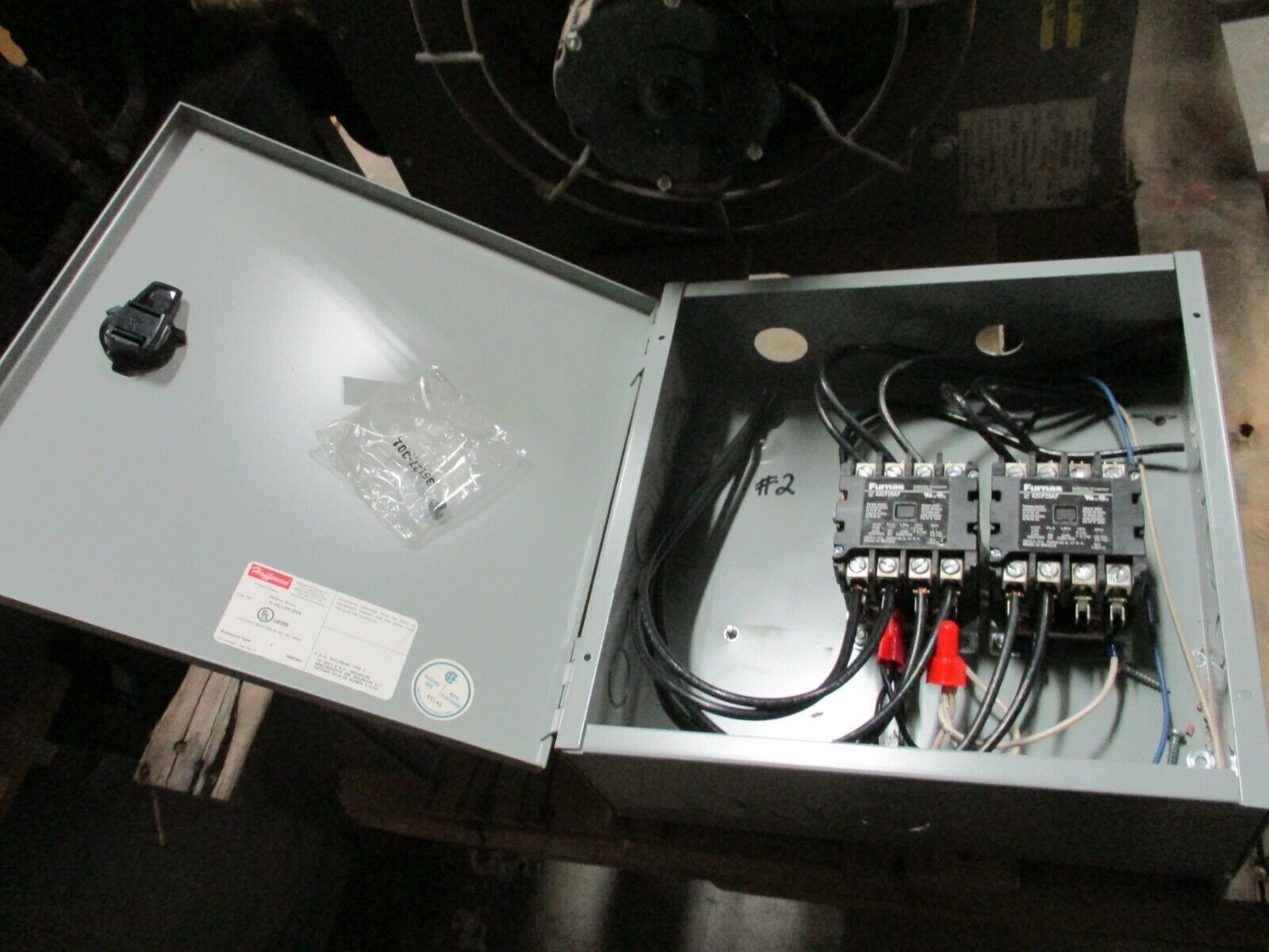 Furnas Enclosed Reversing Contactor 42CF25AF 40A 600V Type 1 Enclosure Used
