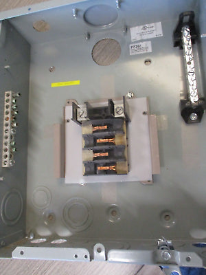 Eaton 3R Load Center CH8L125RP Ser. B 125 A 120/240V 8-Space Used.