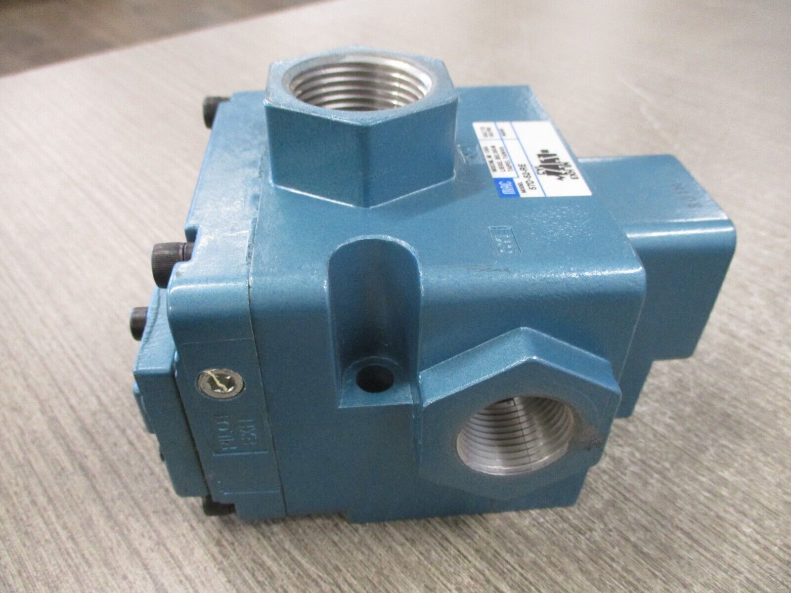 MAC Pilot Valve 57D-52-RE VAC-150 PSI *No Box* New Surplus