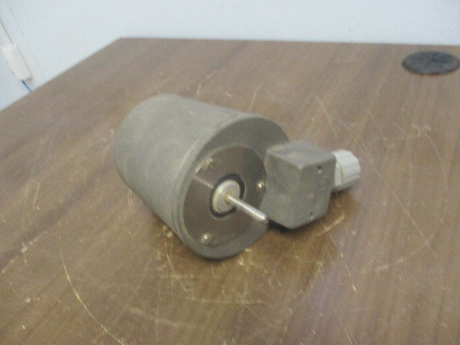 Proximity Controls Explosion Proof Rotary Position Transmitter 450L0 4-20mA Used