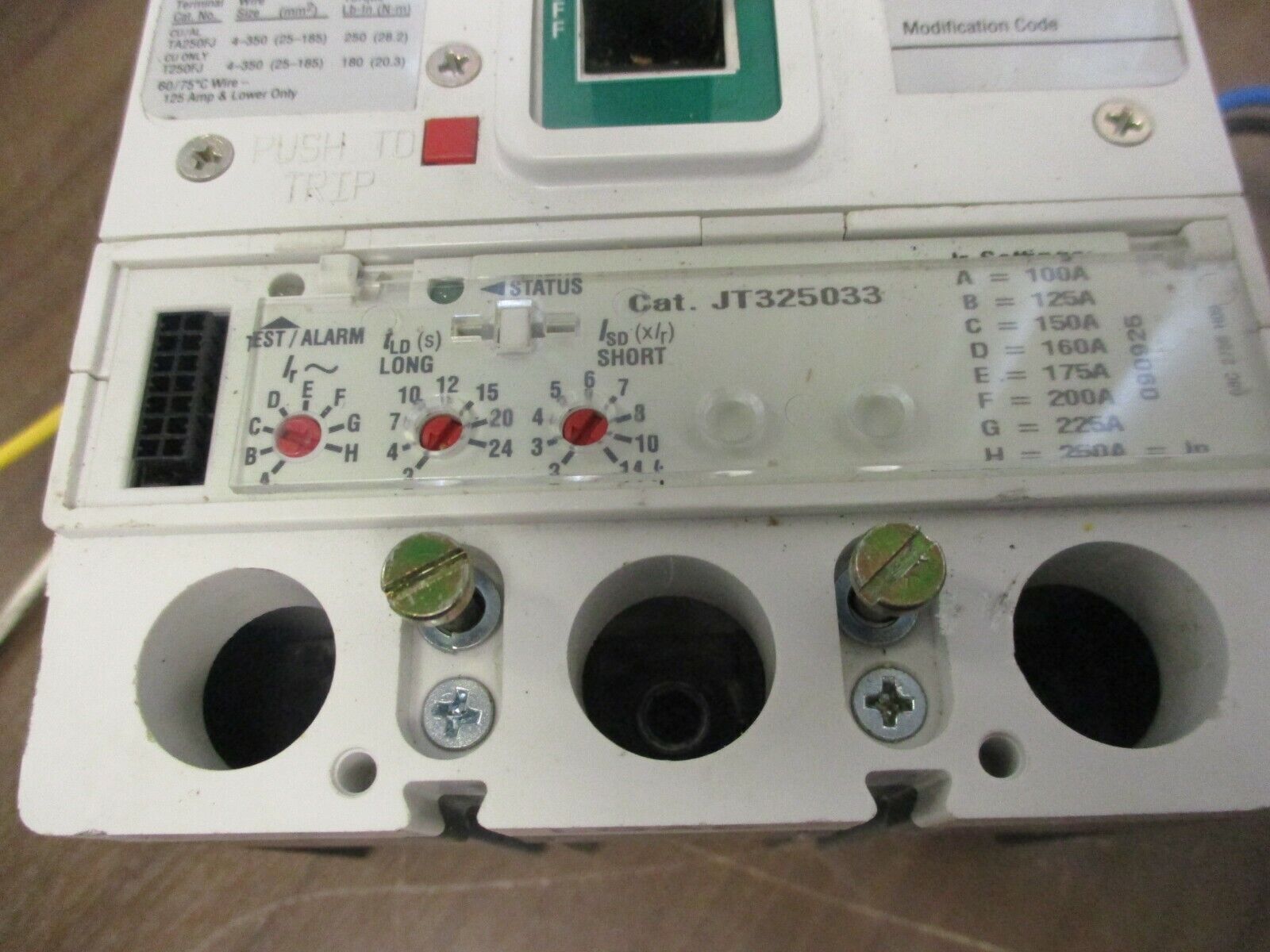 Eaton J250S Circuit Breaker JGS3250NN 250A 600V 3P Used