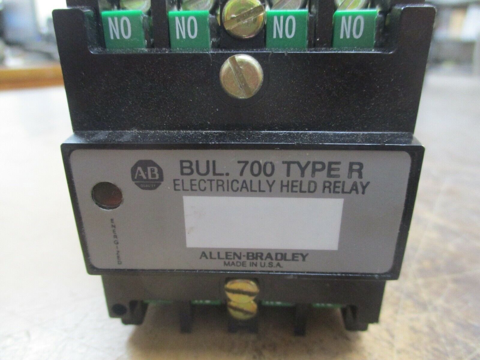 Allen-Bradley Type R Relay 700-R800A24 Ser. B 24V Coil 5A 600V Used