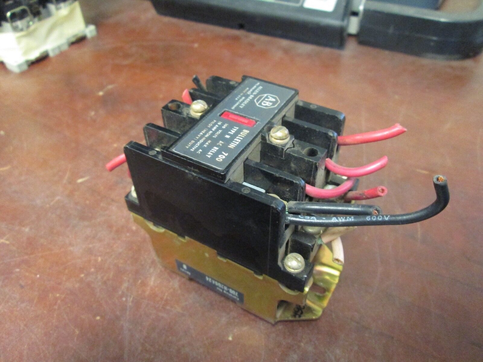 Allen-Bradley Relay 700-N200A24 120V Coil Used