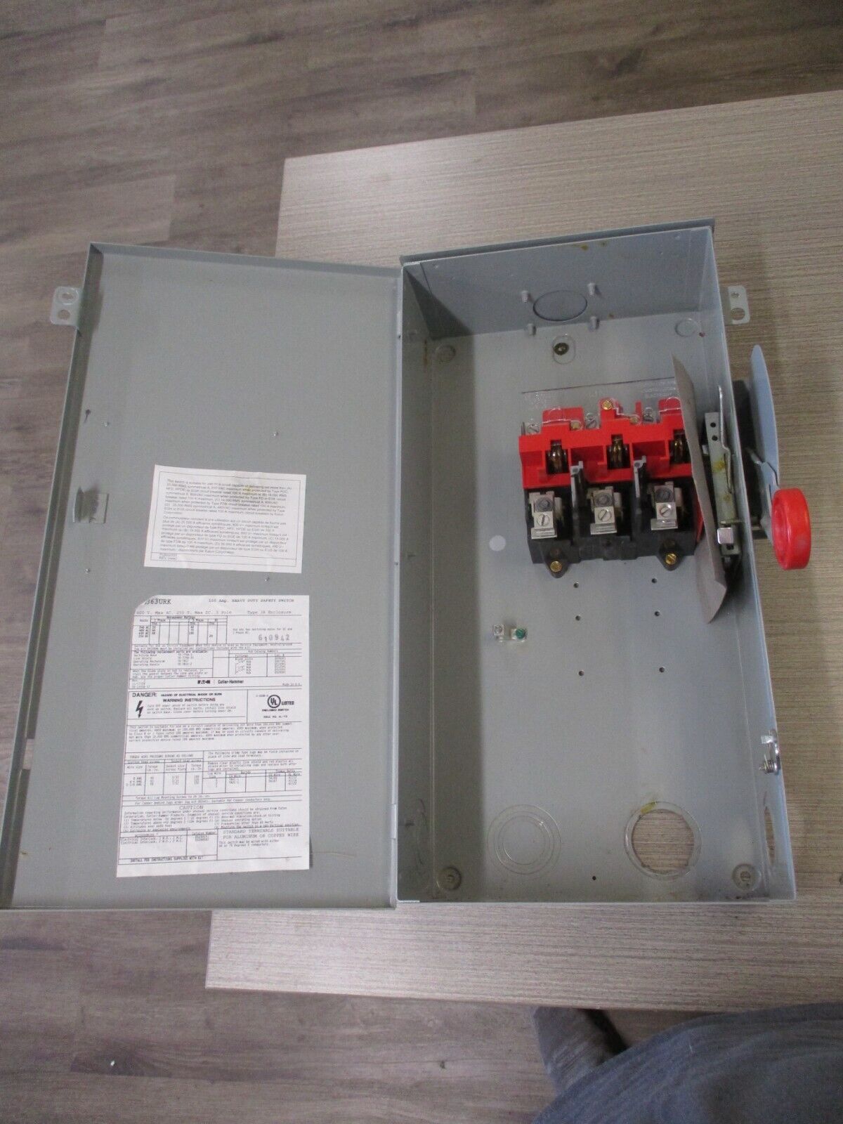 Eaton Non-Fusible 3R Saftey Switch/ Disconnect DH363URK 100A 600V 3P Used.