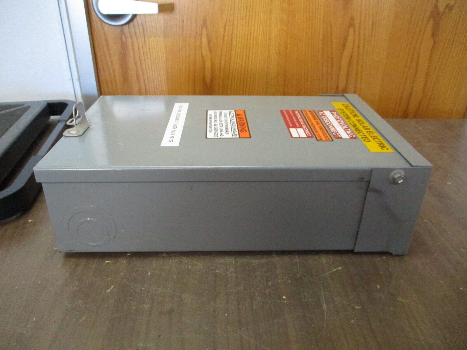 Square D Homeline 3R Load Center HOM4-8L125GRB 125A 120/240V 1Ph 4-Slot Used