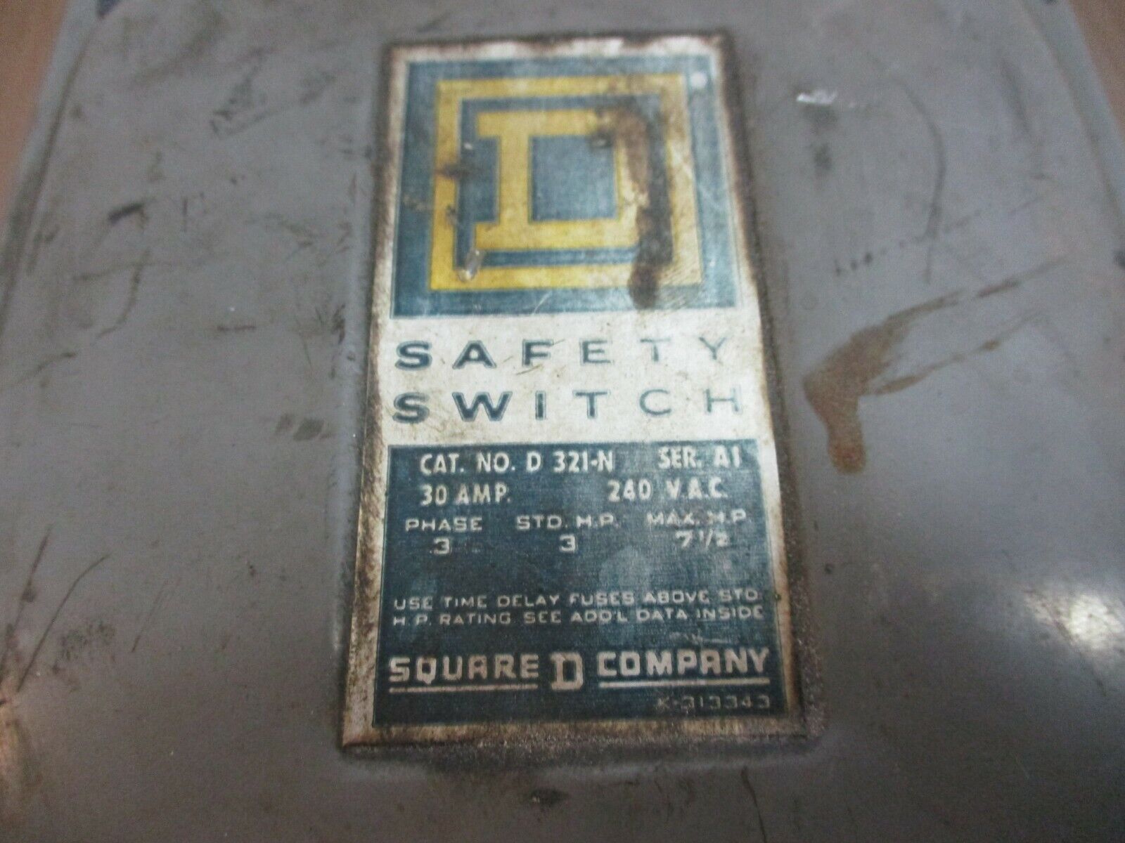 Square D Fusible Safety Switch/Disconnect D 321-N 30A 240V 3Ph Used