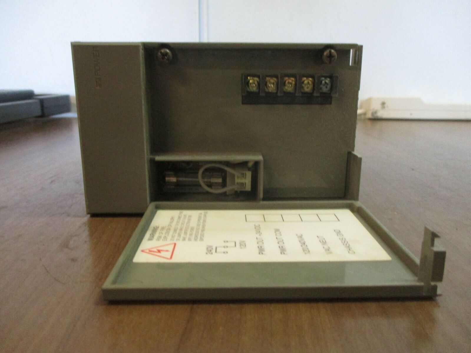 Allen-Bradley SLC 500 Power Supply 1746-P2 Ser. C *Broken Corner* Used