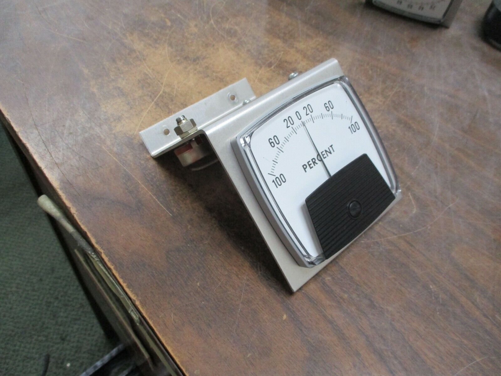 Process Measurement Company Load Meter 250301CY-CUST-1 Range: 100-100% Used