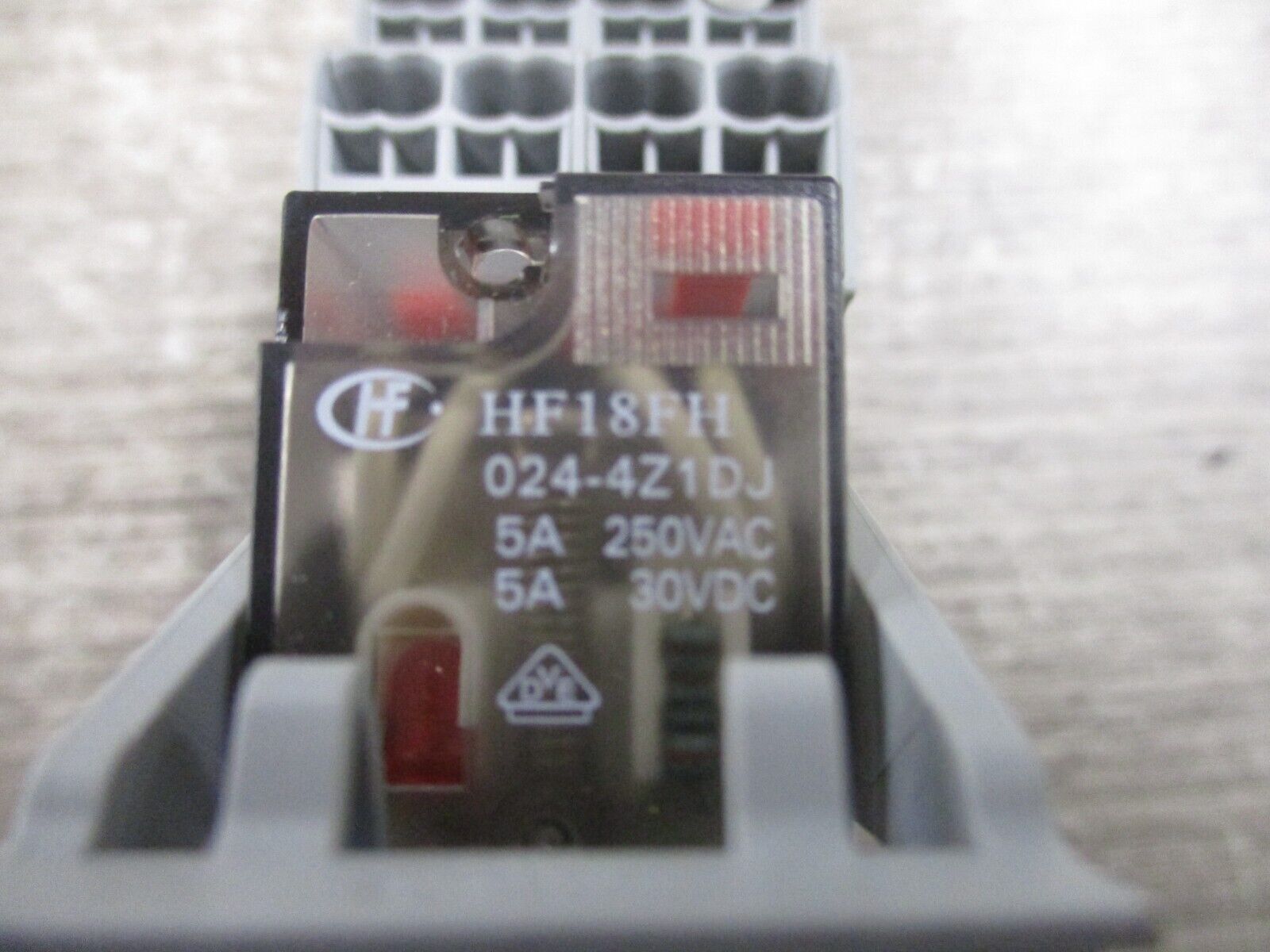 Hongfa Relay W/Base HF18FH-024-4Z1DJ 24VDC Used