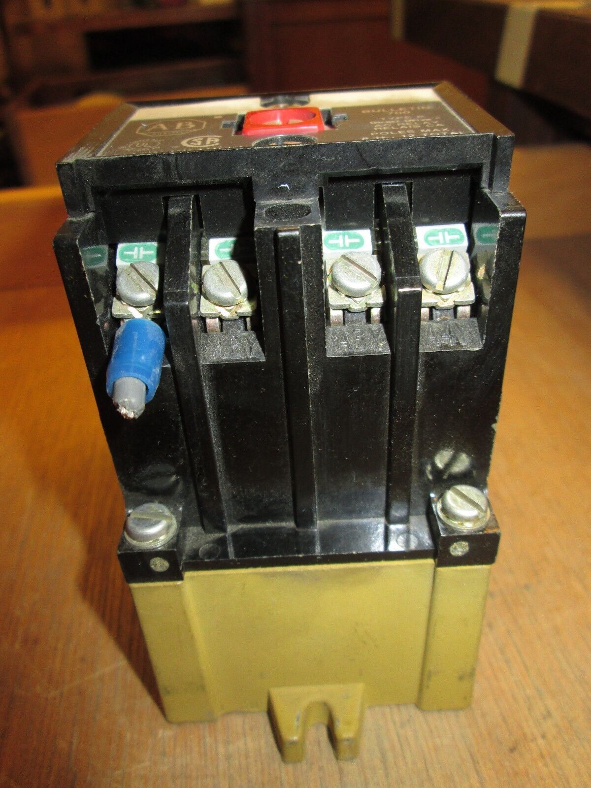 Allen-Bradley Relay 700-P400A4 460-480V coil Used