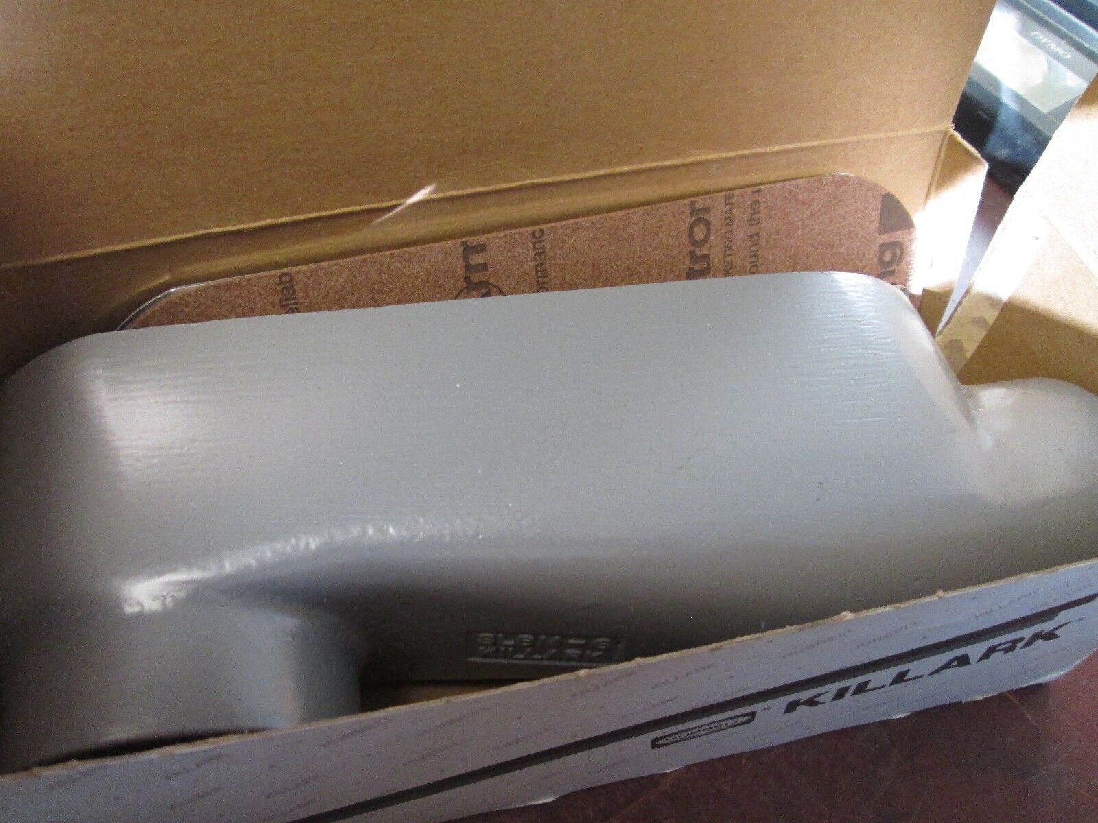 Hubbell Killark Service Entrance Elbow SLBM-6 Size: 2" Mogul Style New Surplus