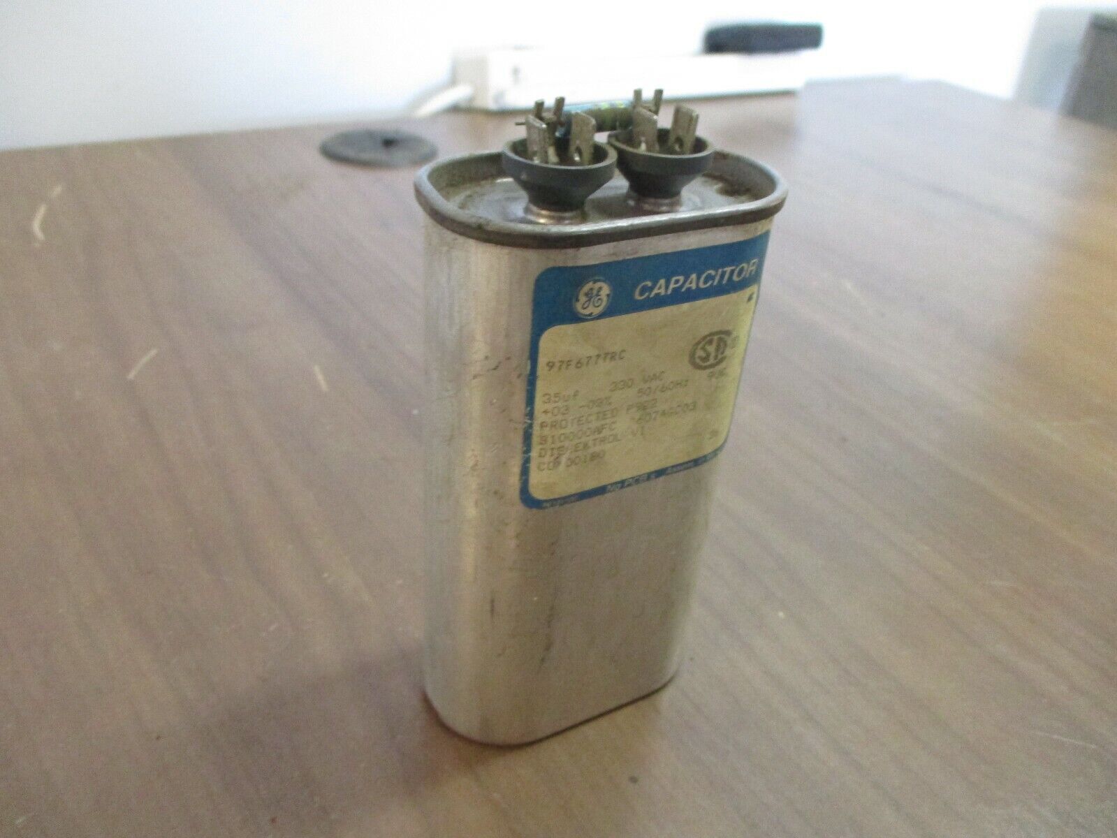 GE Capacitor 97F6777RC 35uF 330VAC 50/60Hz Used