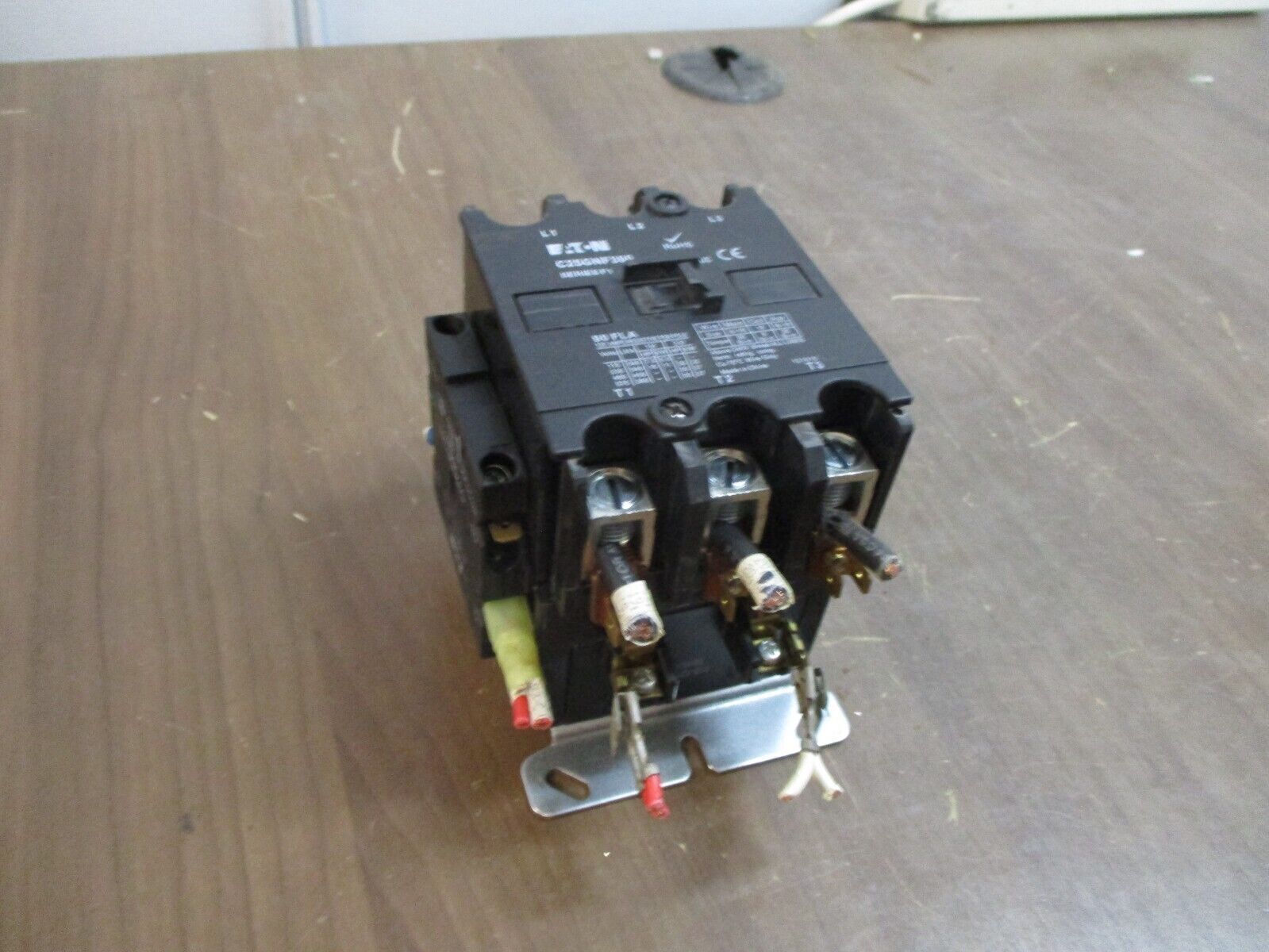 Eaton Contactor C25GNF390 Ser. F1 120V Coil 90A w/ Aux Used