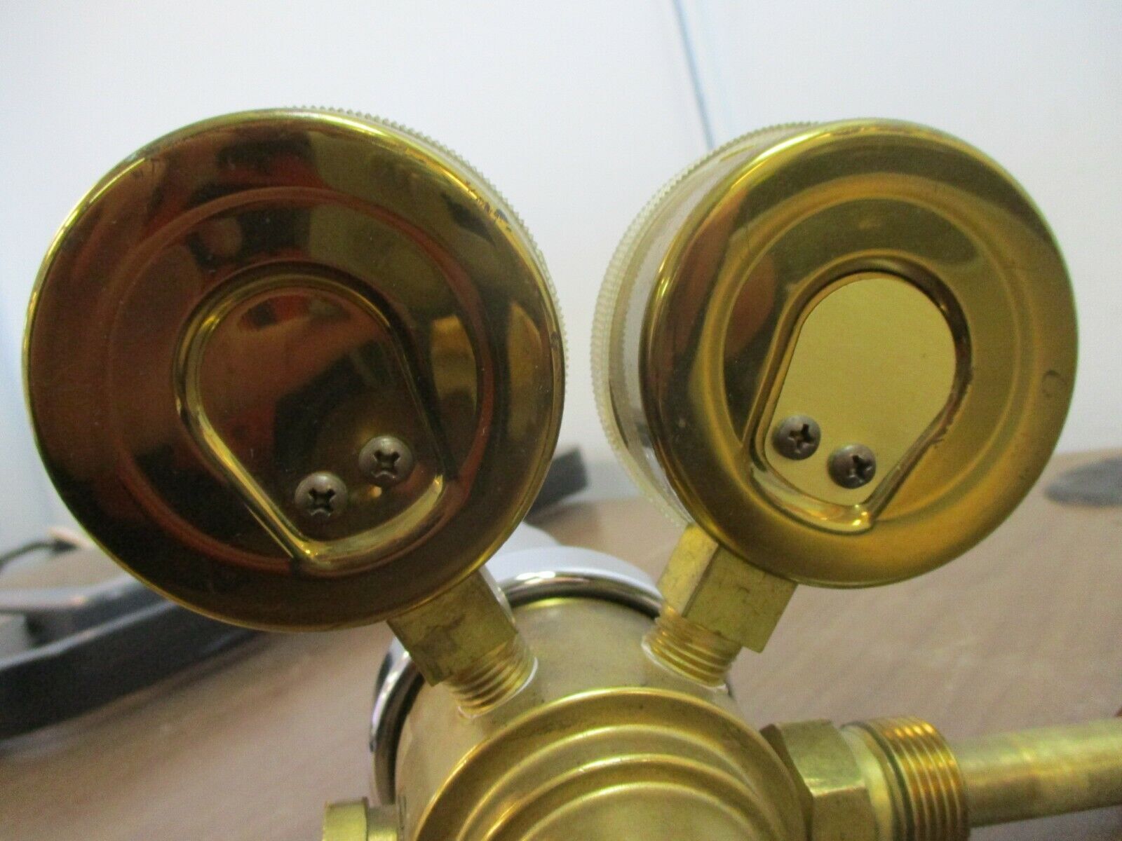 L-Tech 9002 Trimline Inert Gas Regulator R-77 150-580 Used