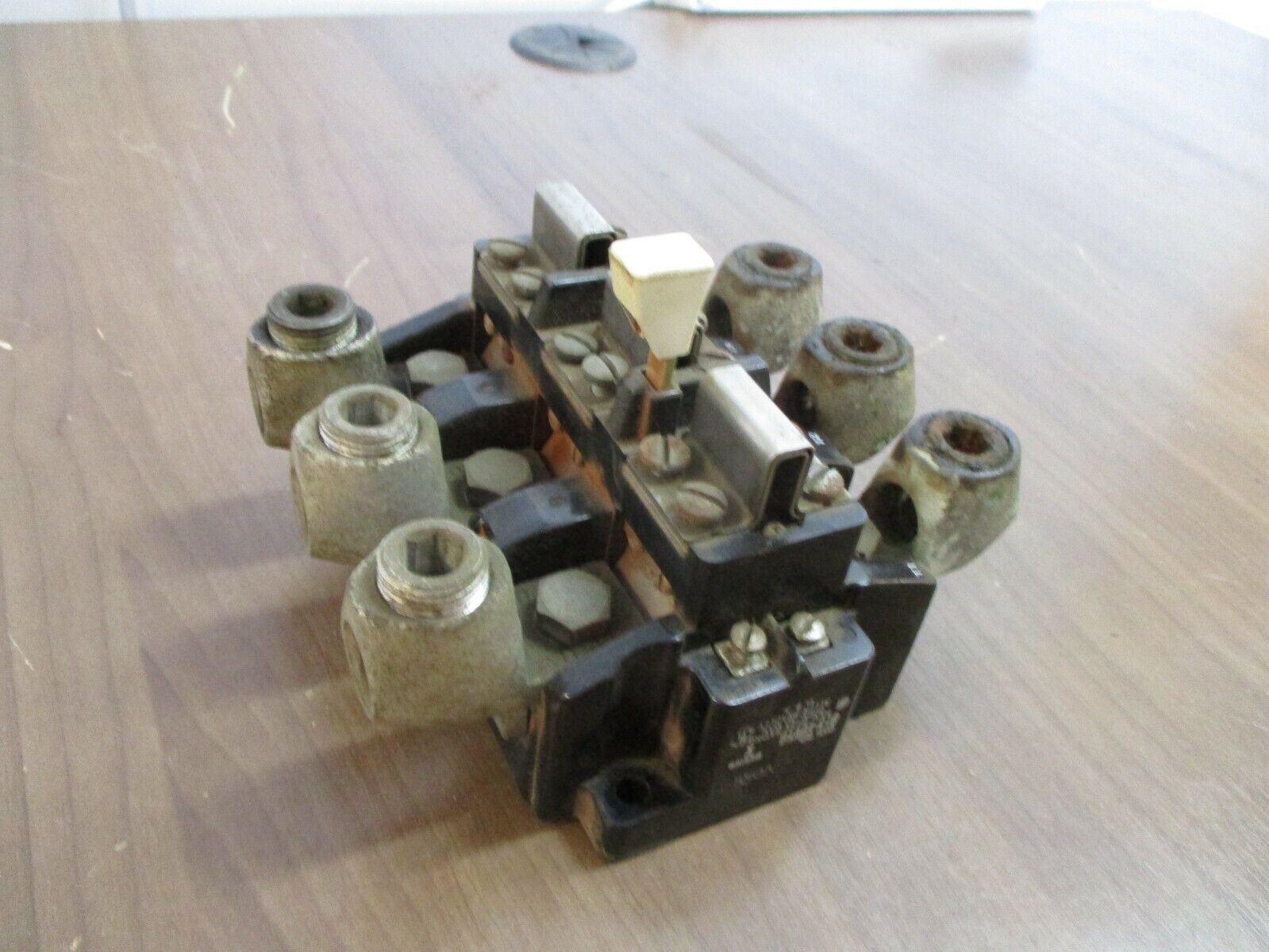 Allen-Bradley Overload Relay 815-EOV16 Ser. K 600V Used
