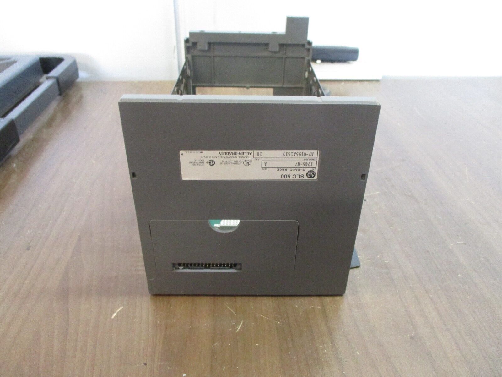 AllenBradley SLC 500 PLC Rack 1746A7 Ser A 7Slot Used