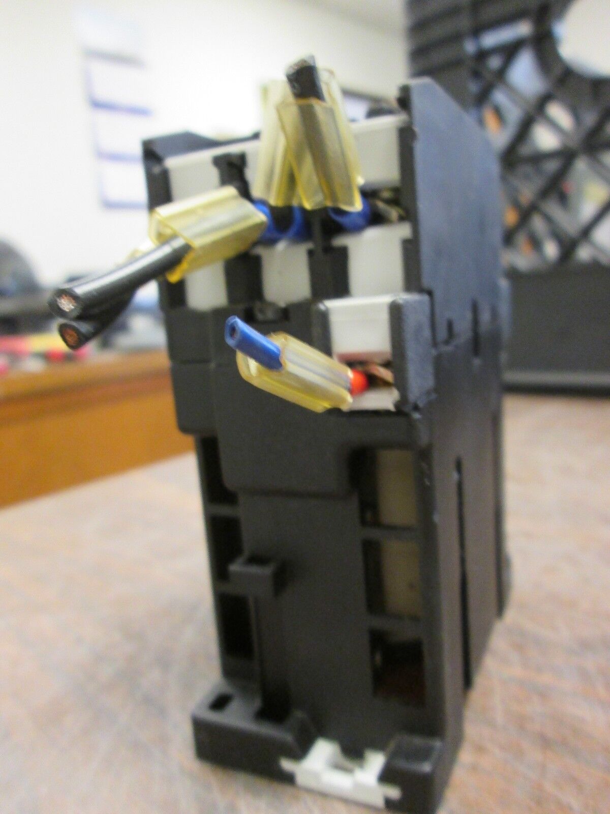 Klockner Moeller Contactor DIL0M-G 24VDC Coil 35A 600V Used