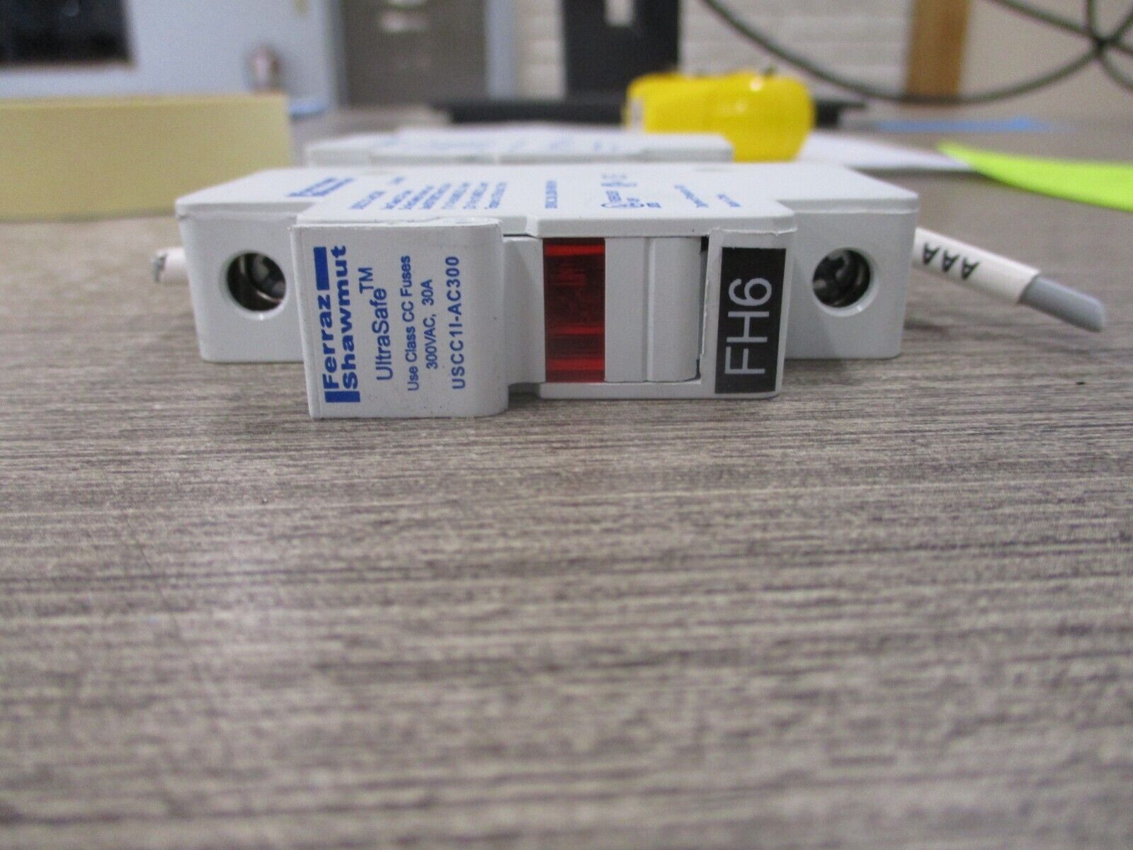 Ferraz Shawmut Ultrasafe Fuseholder USCC1I-AC300 30A 300V 1P * Lot of 2 * Used