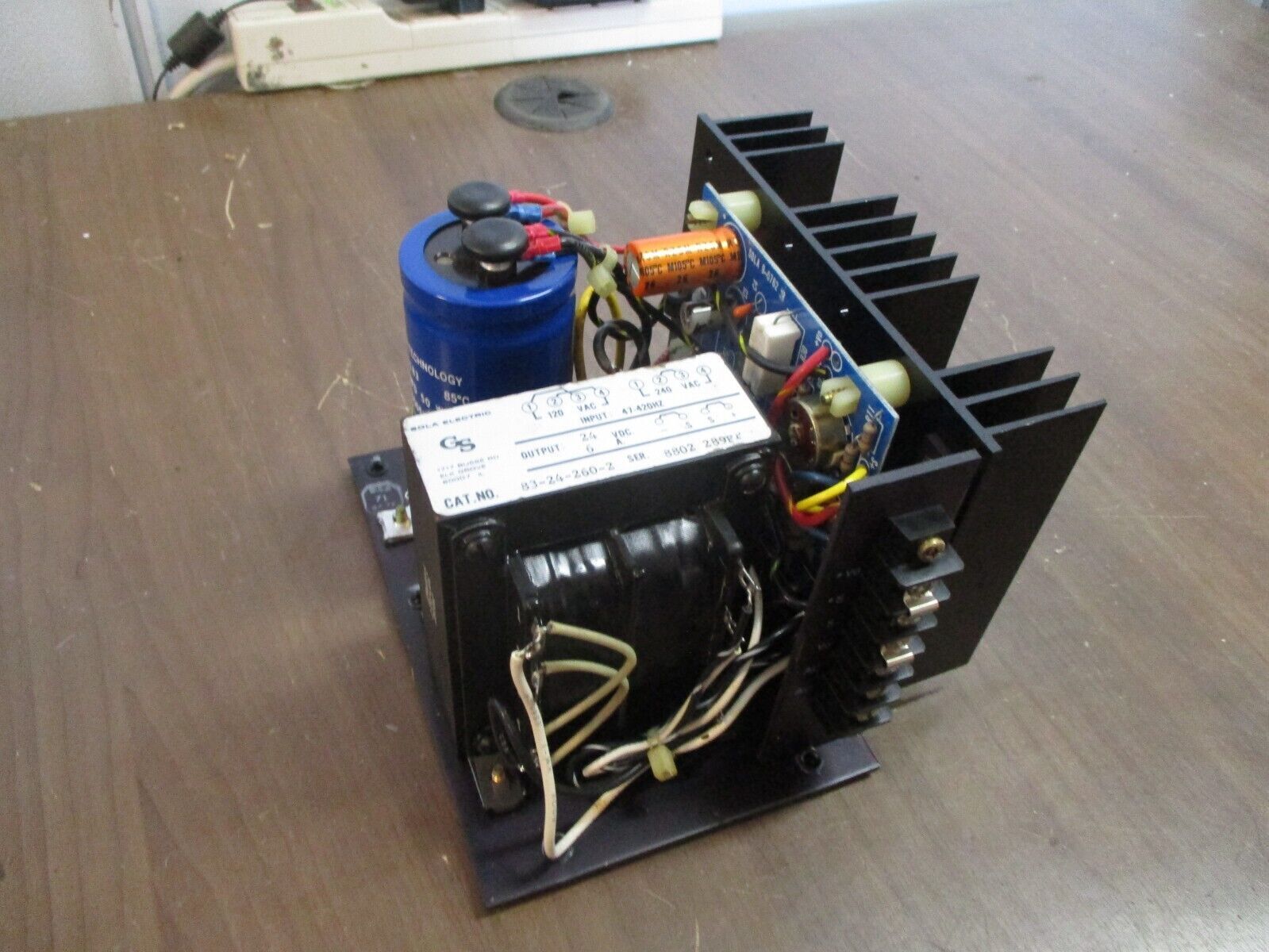 Sola Power Supply 83-24-260-2 Input: 120/240VAC 47-420Hz Output: 24VDC 6A Used