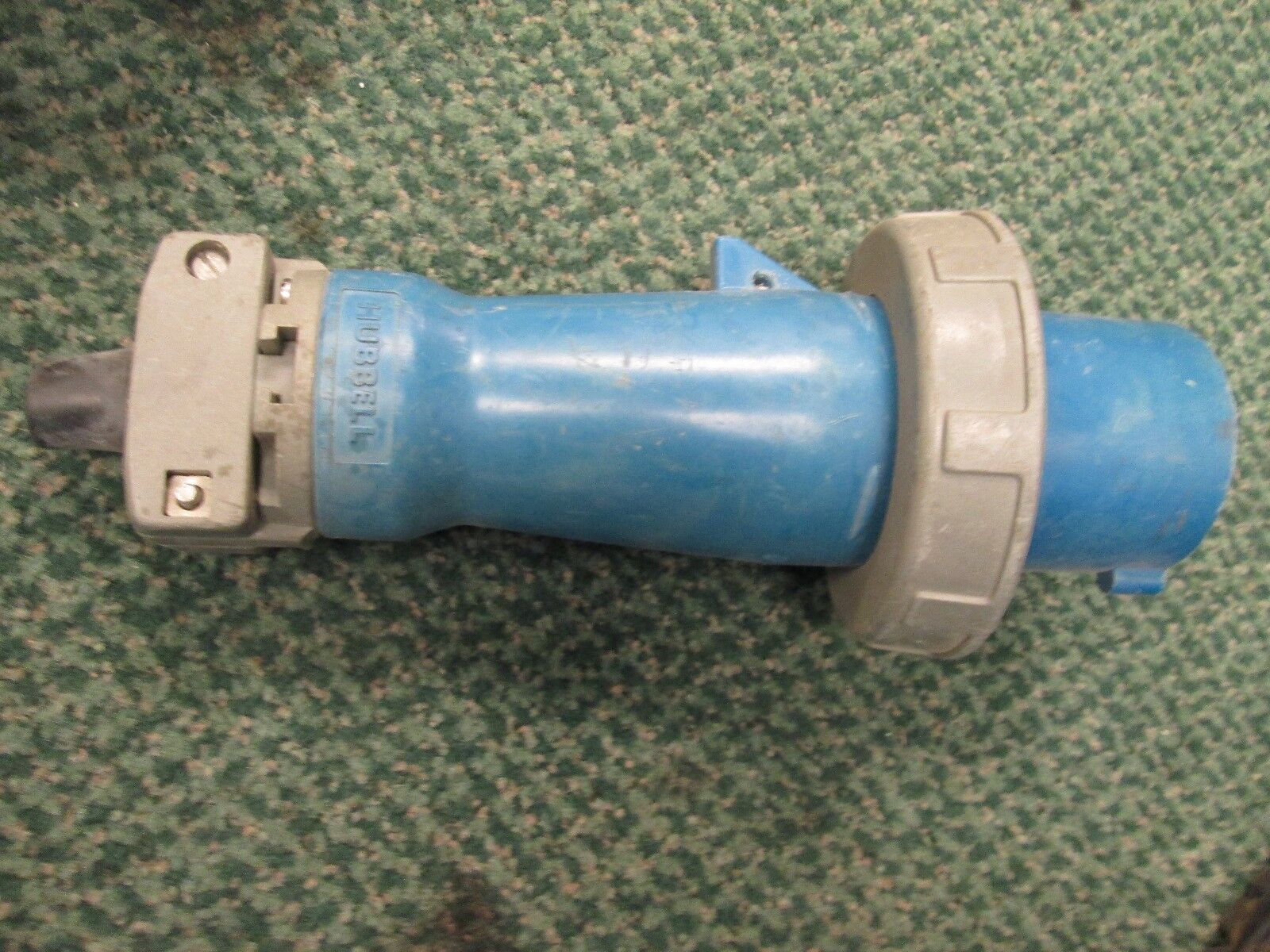 Hubbell Plug 360P3W 60A 250VDC 3P 3W Watertight Used