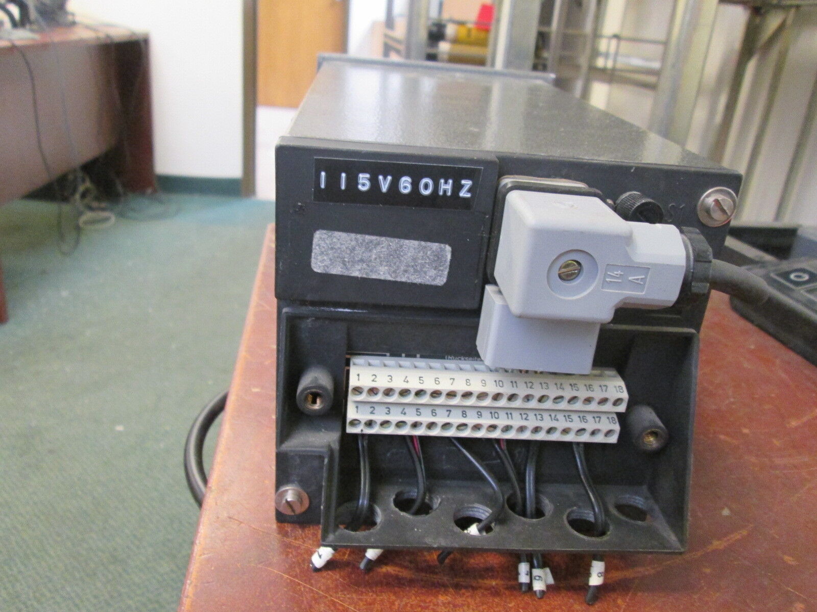 Elnik Instruments Meter 161011163 115V 0.2A 60Hz Range: 0-600 F Used