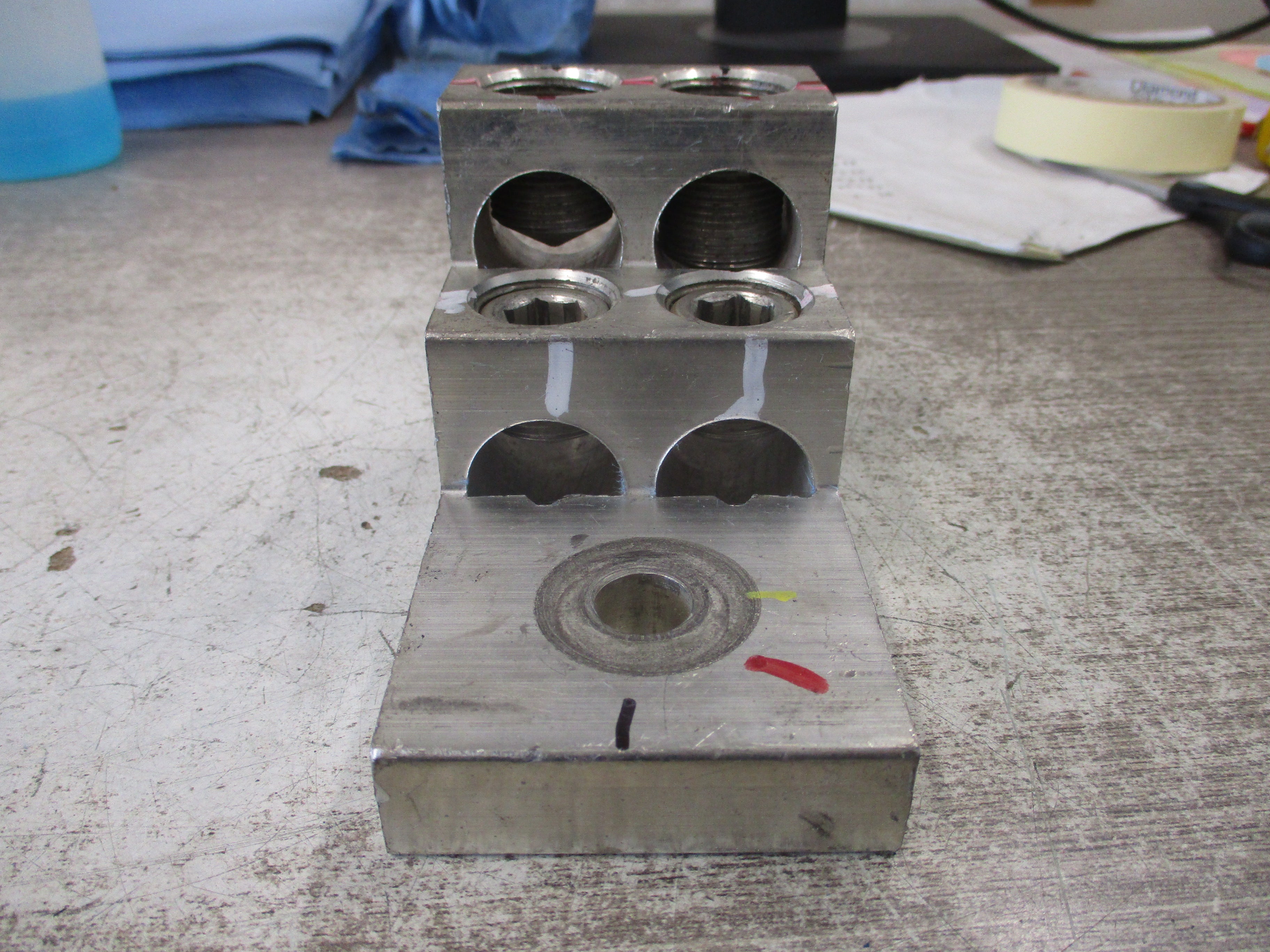 Ilsco Lug D3126 750 MCM-3/0 Used