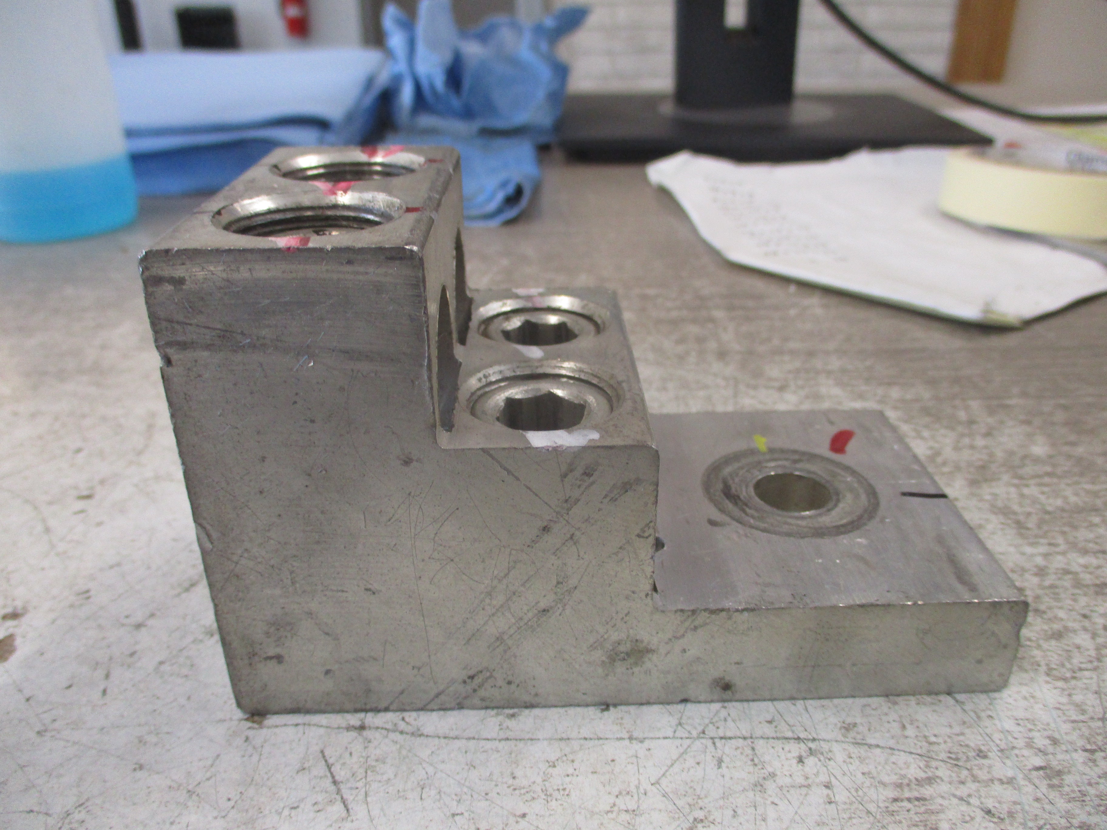 Ilsco Lug D3126 750 MCM-3/0 Used