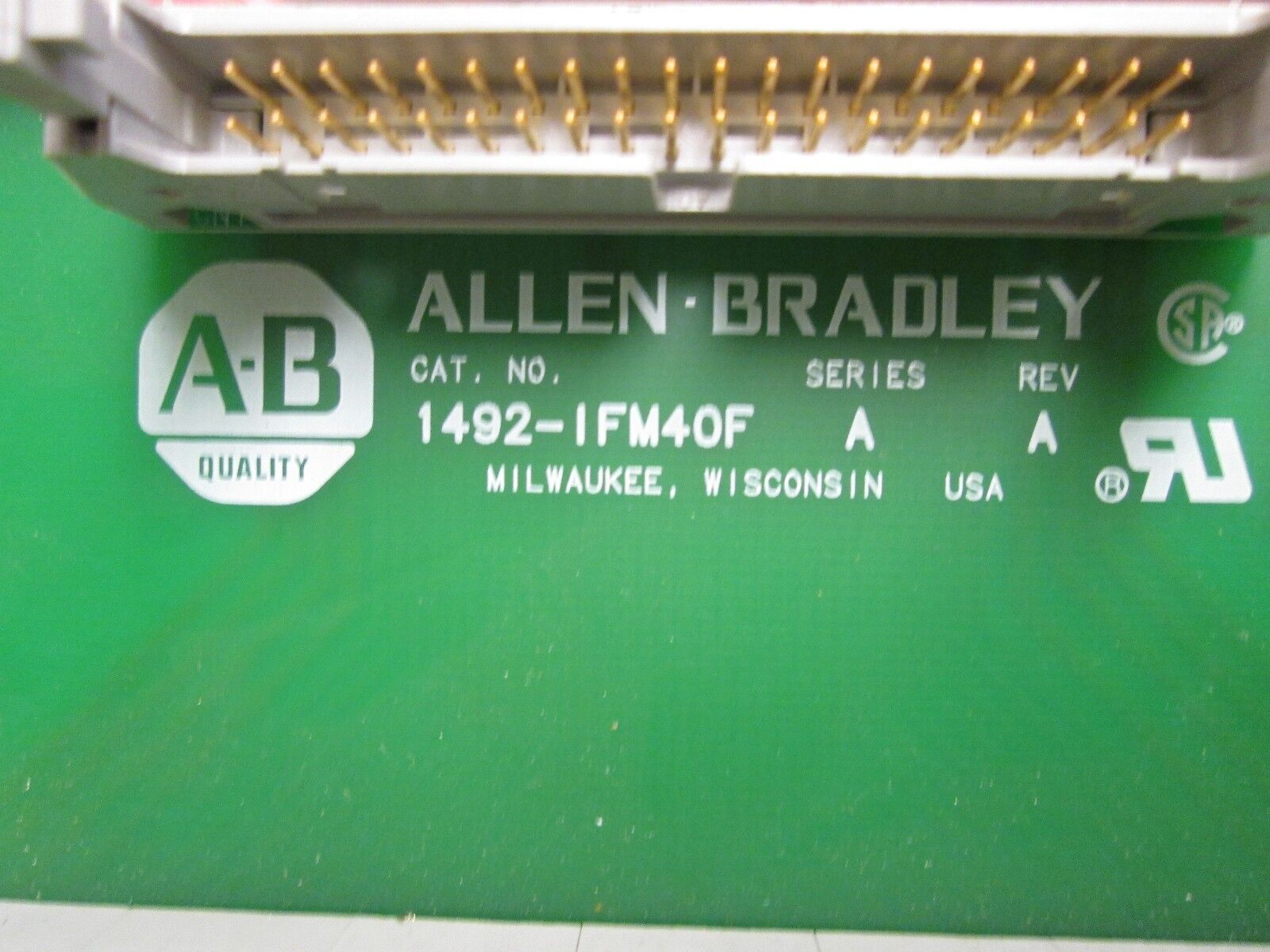 Allen-Bradley Wiring Interface / Breakout Block 1492-IFM40F Series A Used