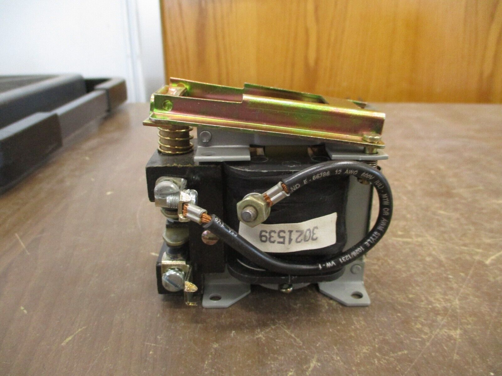 GE Solenoid CR9503209CAN5 125VDC Coil *Missing Actuator* New Surplus