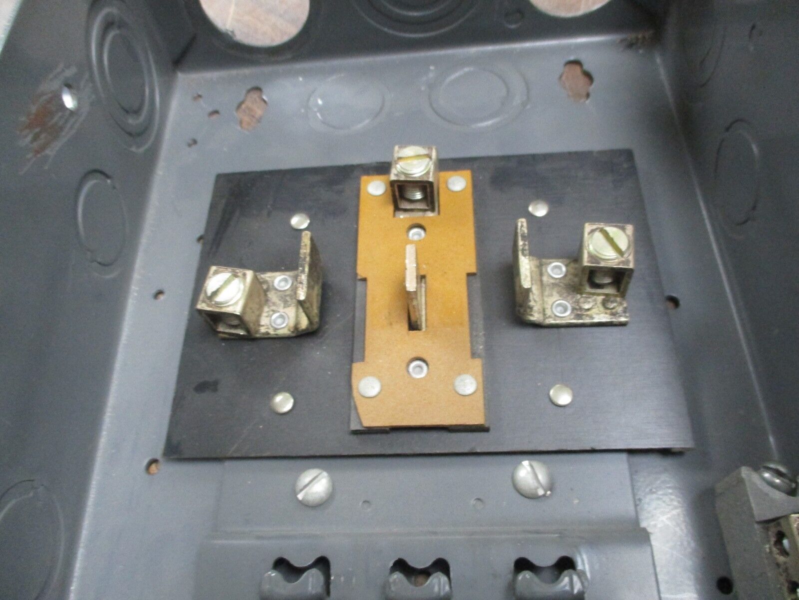 ITE EQ Load Center Breaker Enclosure 100A For Type QP Breakers 120/240V Used