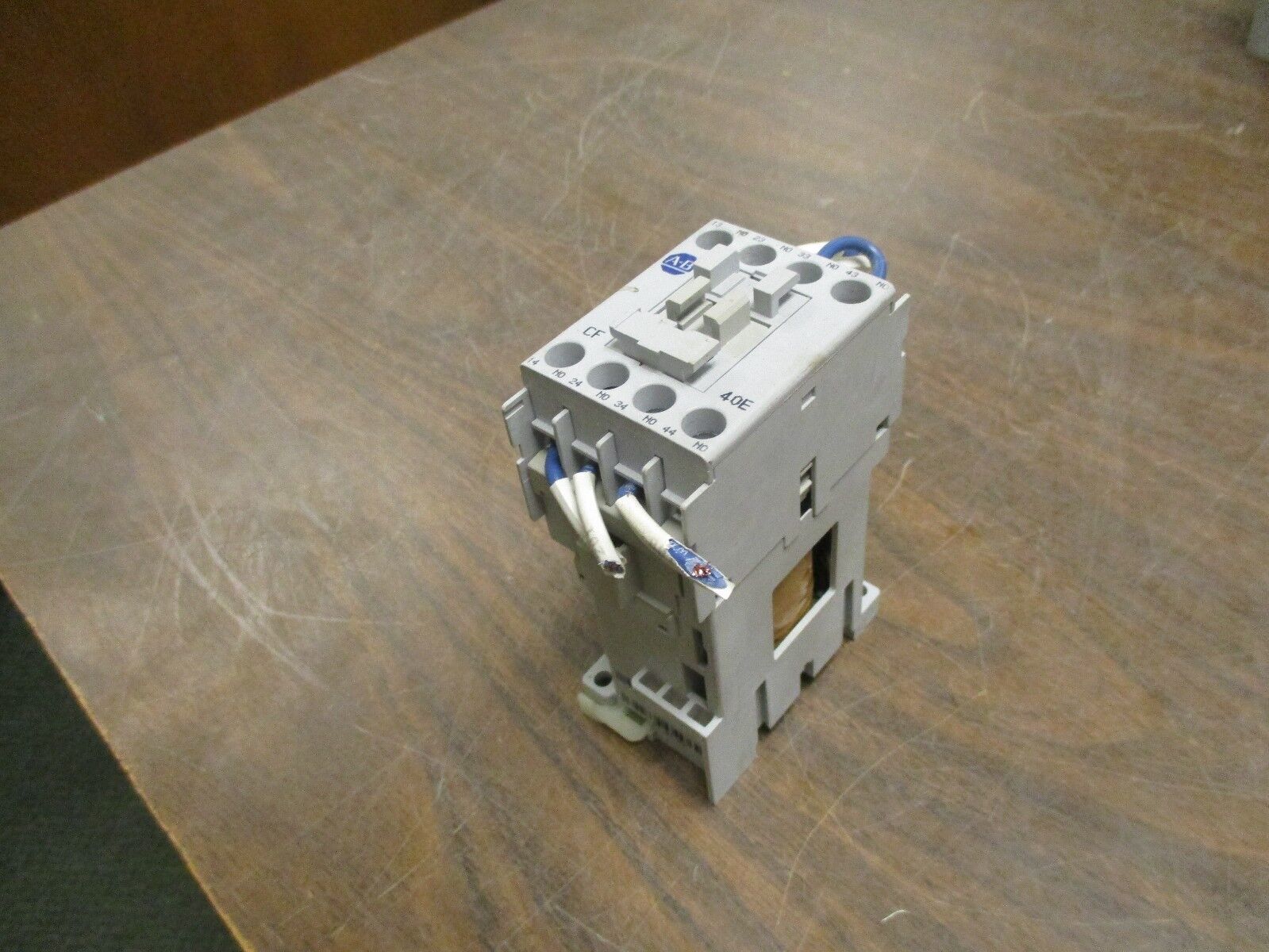 Allen-Bradley Contactor 700-CF400D* 24VDC Coil 25A 600V Used
