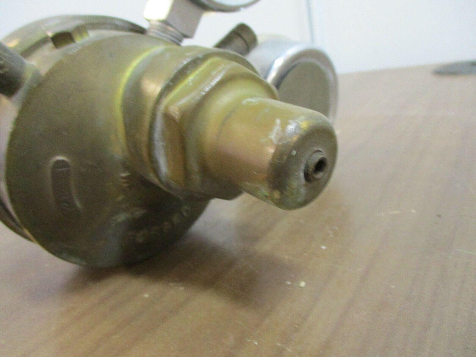 Matheson Gas Regulator 9320 3000 PSI Used