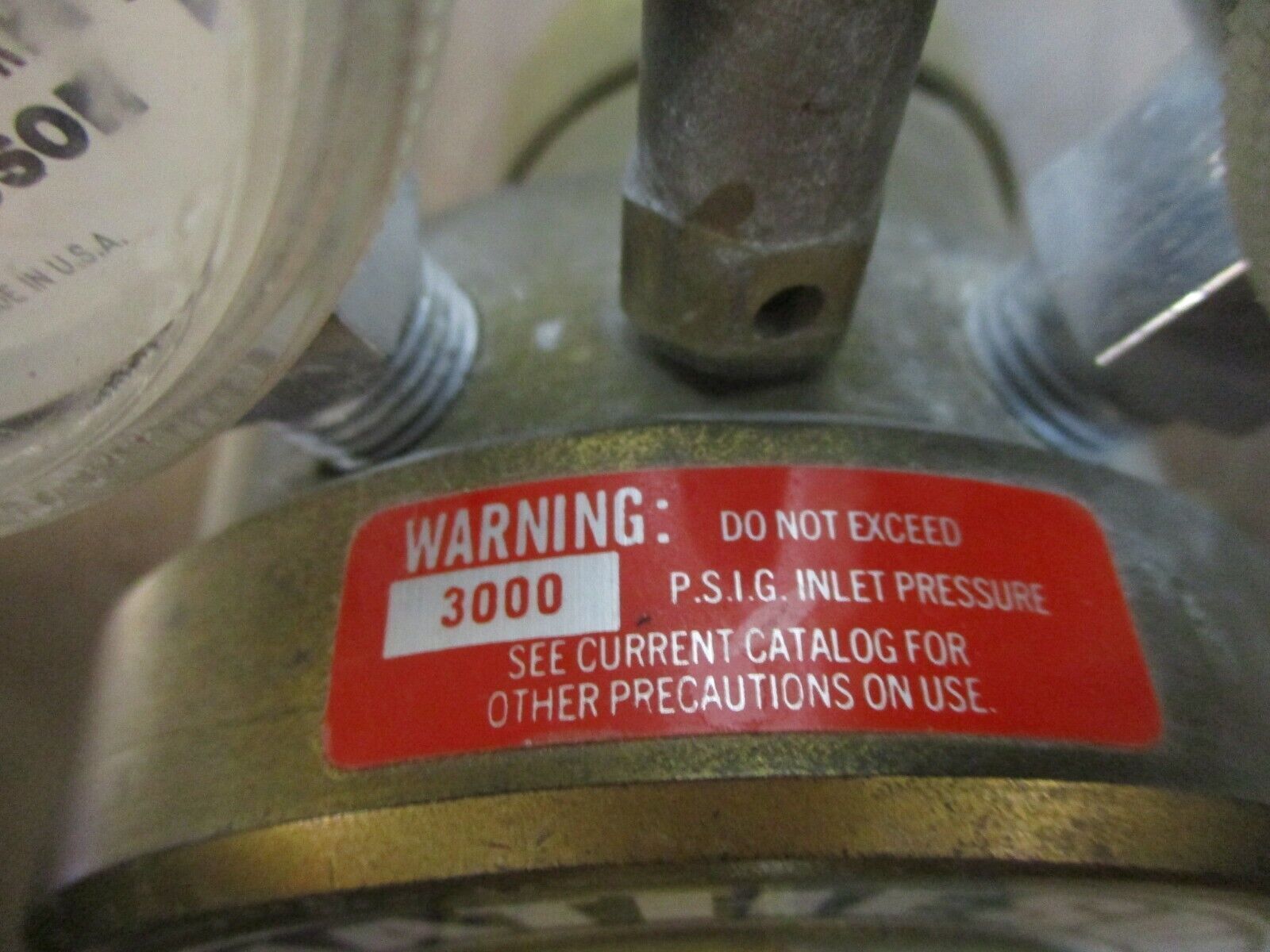 Matheson Gas Regulator 9320 3000 PSI Used