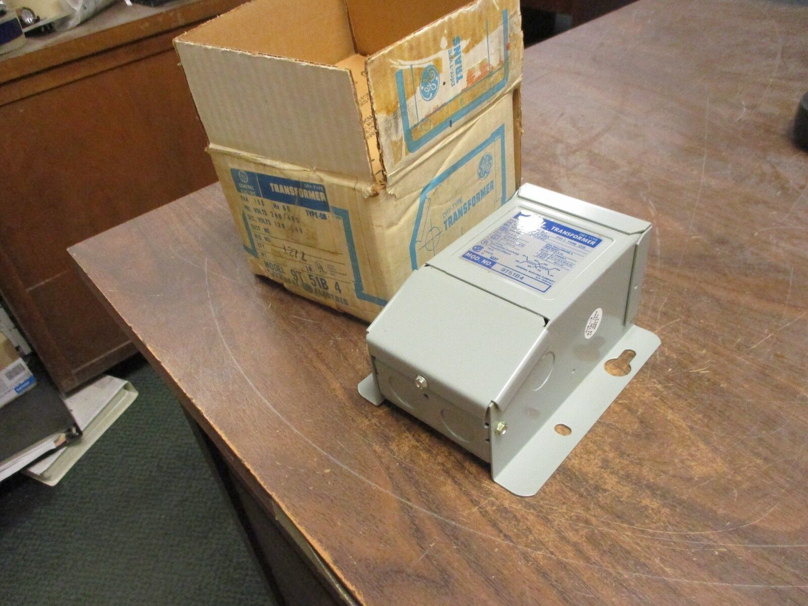 GE Type QB Transformer 9T51B4 0.100KVA Pri:240/480V Sec:120/240V 60Hz New