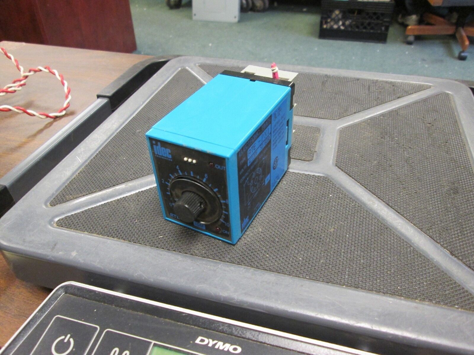 IDEC Timer Relay w/ Base RTE-PN1 120V 50/60Hz Used