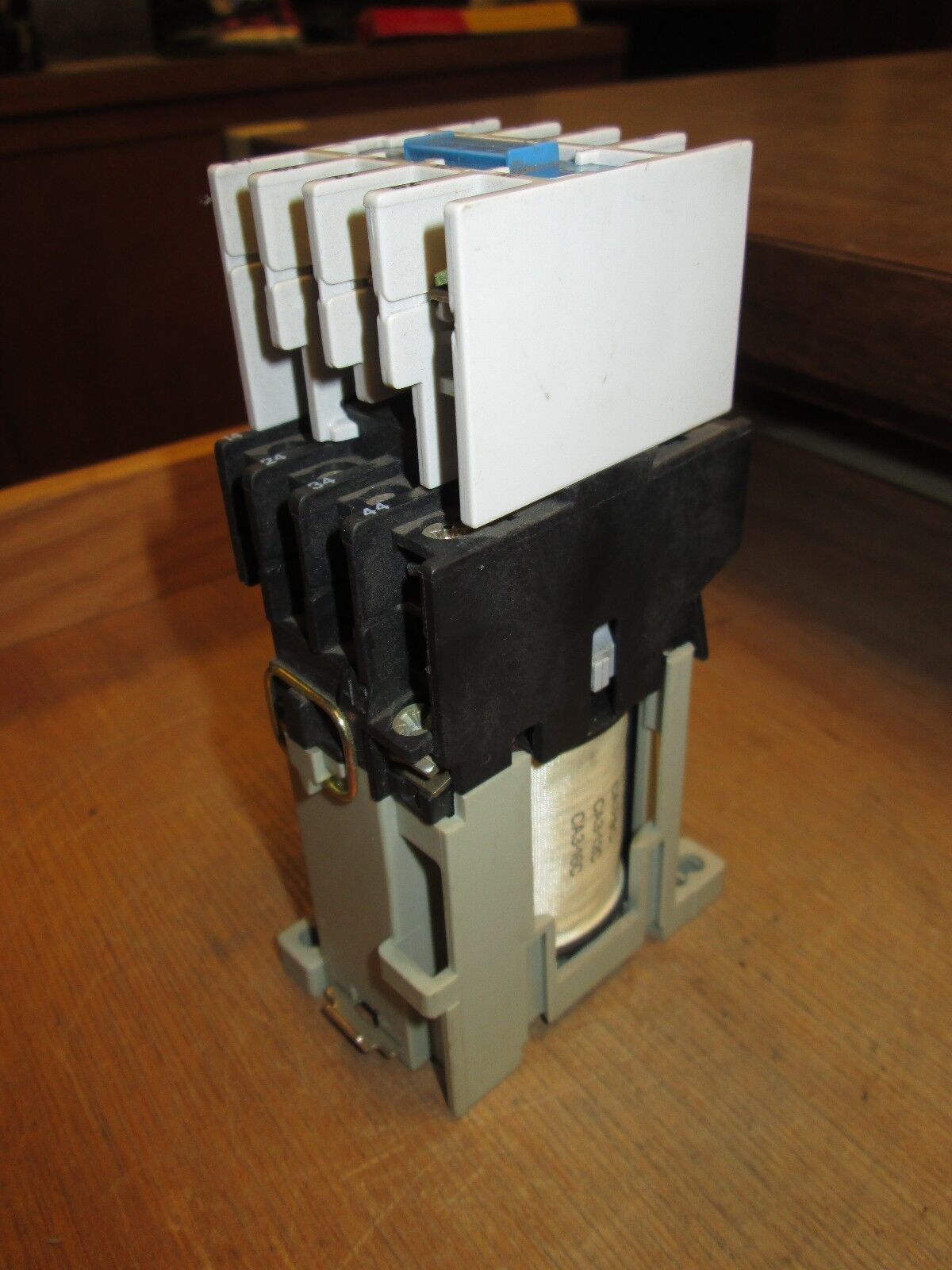 Sprecher + Schuh Contact CS3C 4 Pole Aux 60VDC coil Used