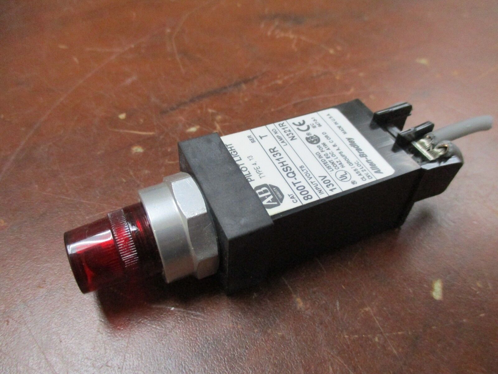 Allen-Bradley Pilot Light 800T-QSH13R 130V Red Used
