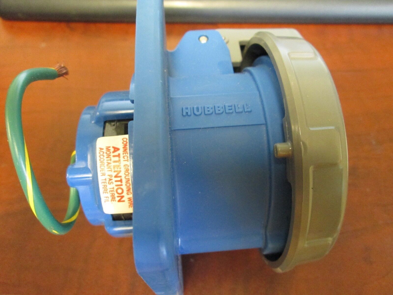 Hubbell Watertight Receptacle 520R9W 20A 120/208V 4P 5W 3PH New Surplus