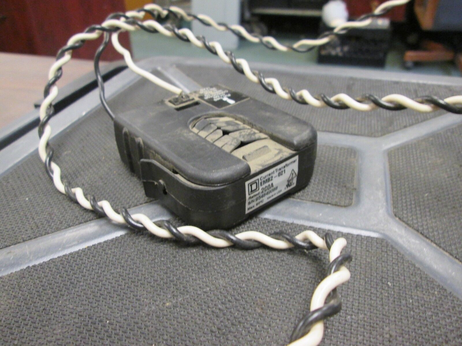 Square D Current Transformer EMB2-021 200A Used