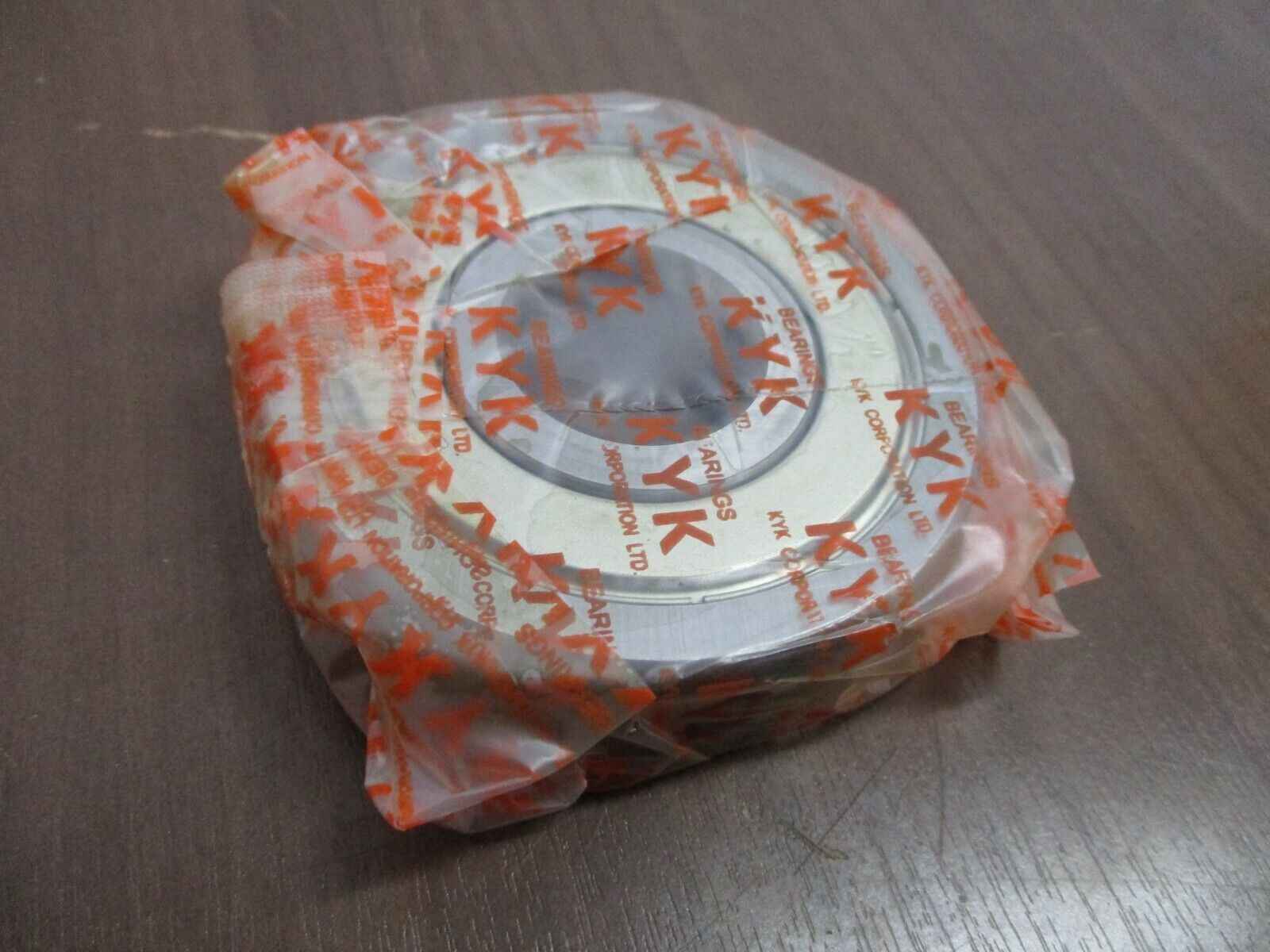 KYK Ball Bearing 6405 ZZC3SRI-2 New Surplus