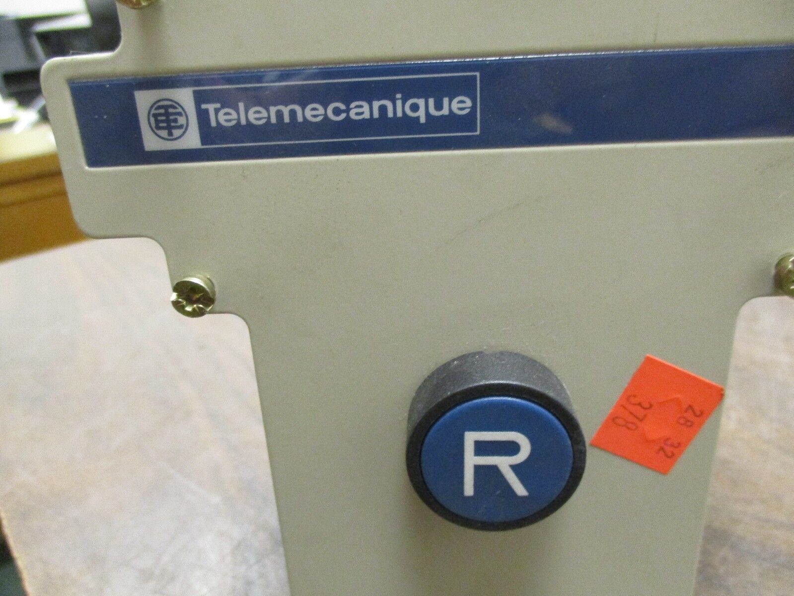 Telemecanique Cable Pull Switch XY2-CE 240V 3A Used