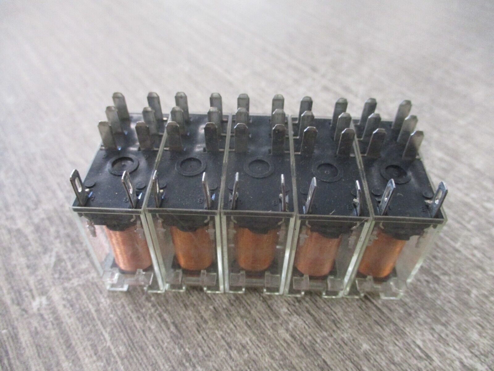 Allen-Bradley Relay 700-HK32A1 120V *Lot of 5* Used