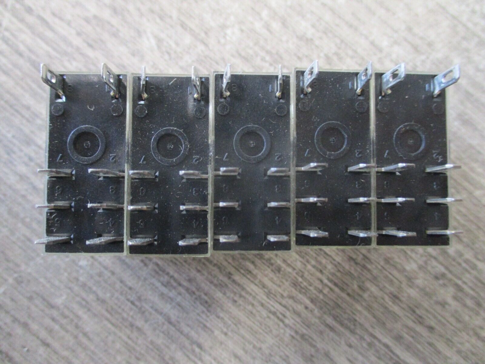 Allen-Bradley Relay 700-HK32A1 120V *Lot of 5* Used