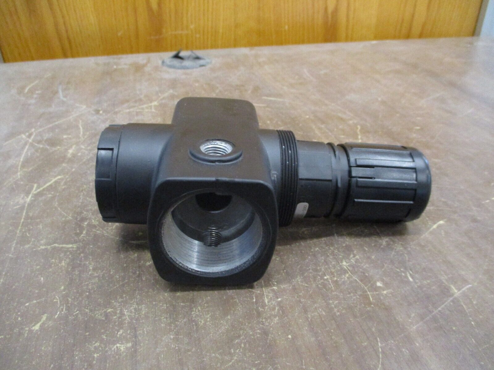 Norgren Regulator R17-B00-RGLA Inlet: 300 PSIG Max Range: 0-125PSIG 175° F Max