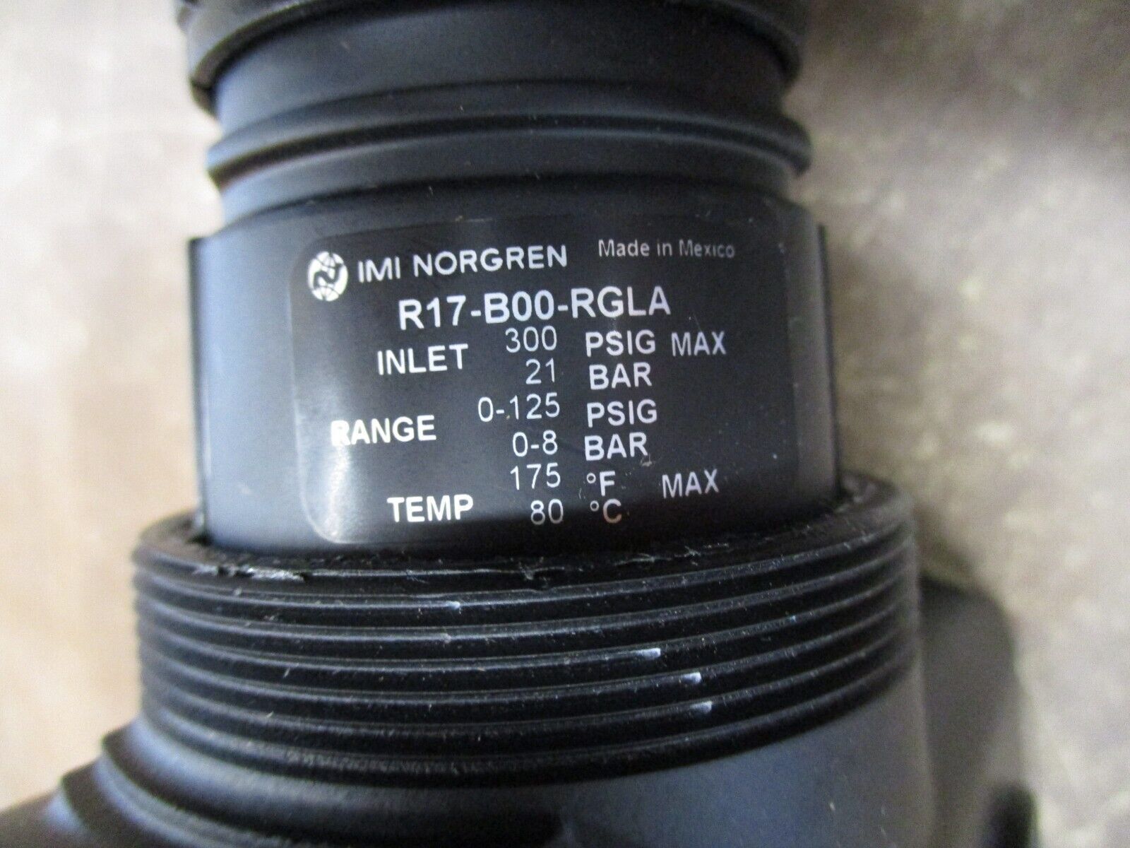 Norgren Regulator R17-B00-RGLA Inlet: 300 PSIG Max Range: 0-125PSIG 175° F Max