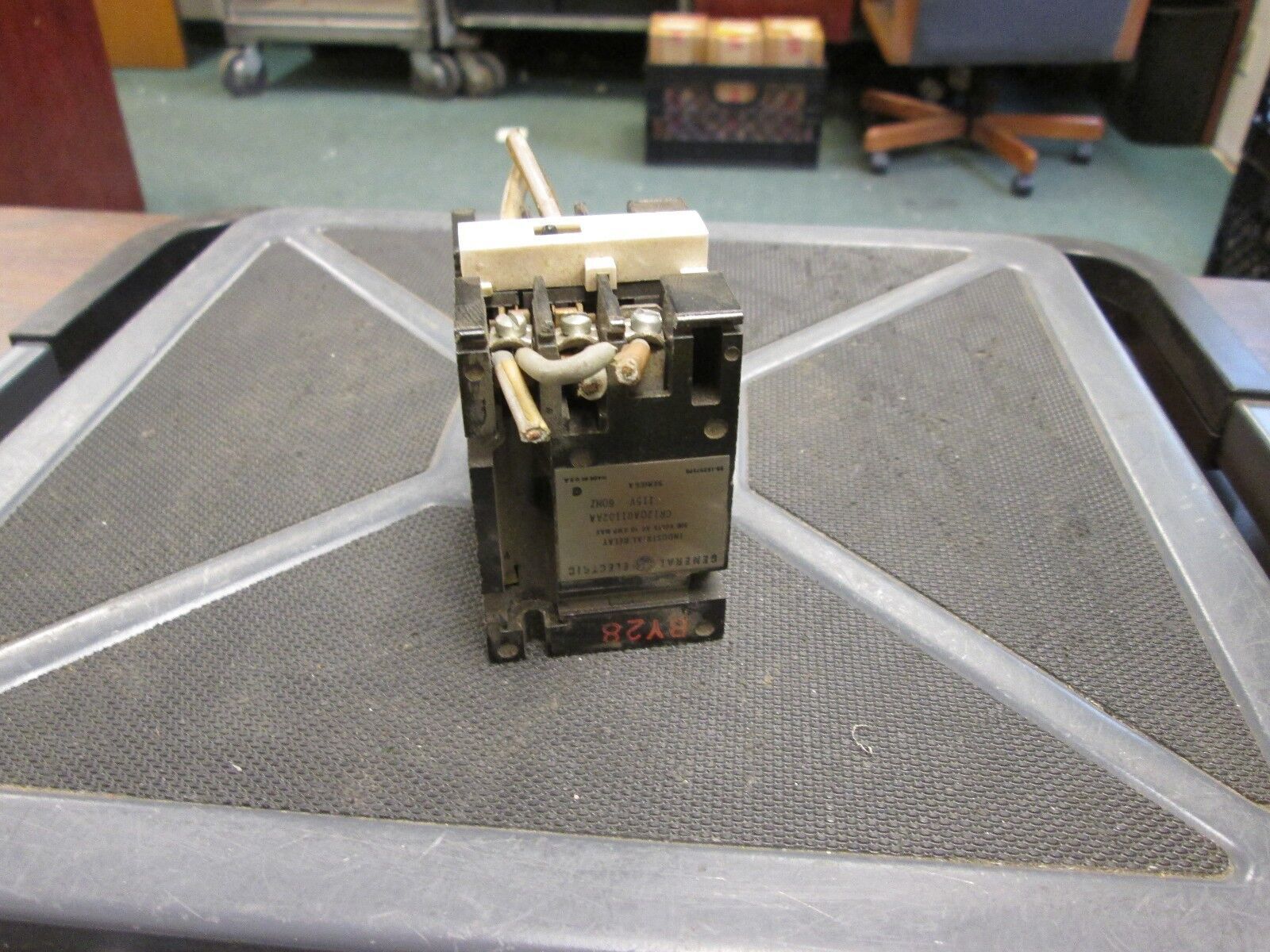GE Industrial Relay CR120A01102AA 60Hz Series A 115V Coil Used