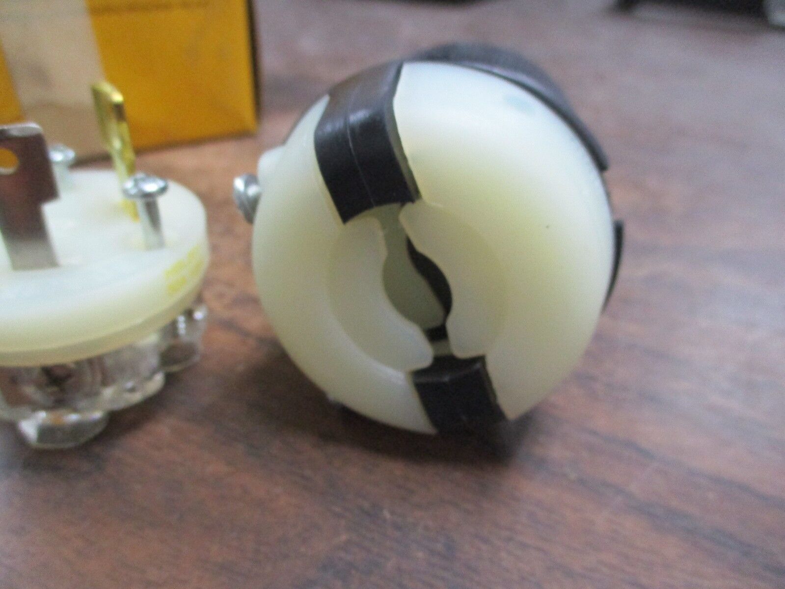Hubbell Twist Lock Plug HBL 2611 *Set of 2* New Surplus